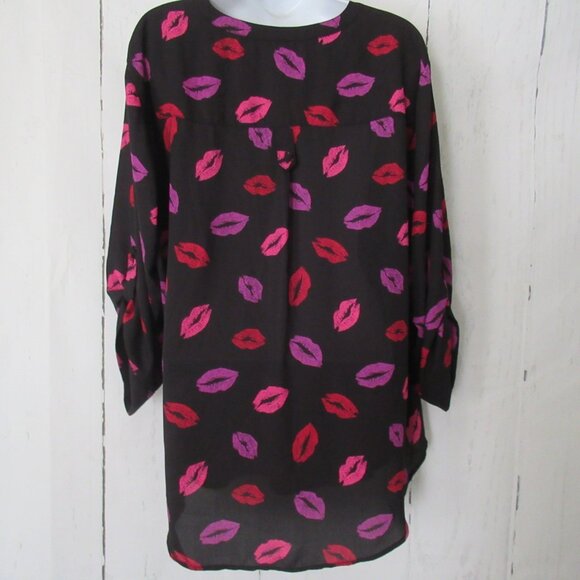 Torrid Harper Top 2 2X Black Pink Lip Print Popover 3/4 Sleeve Plus Size - Picture 5 of 7